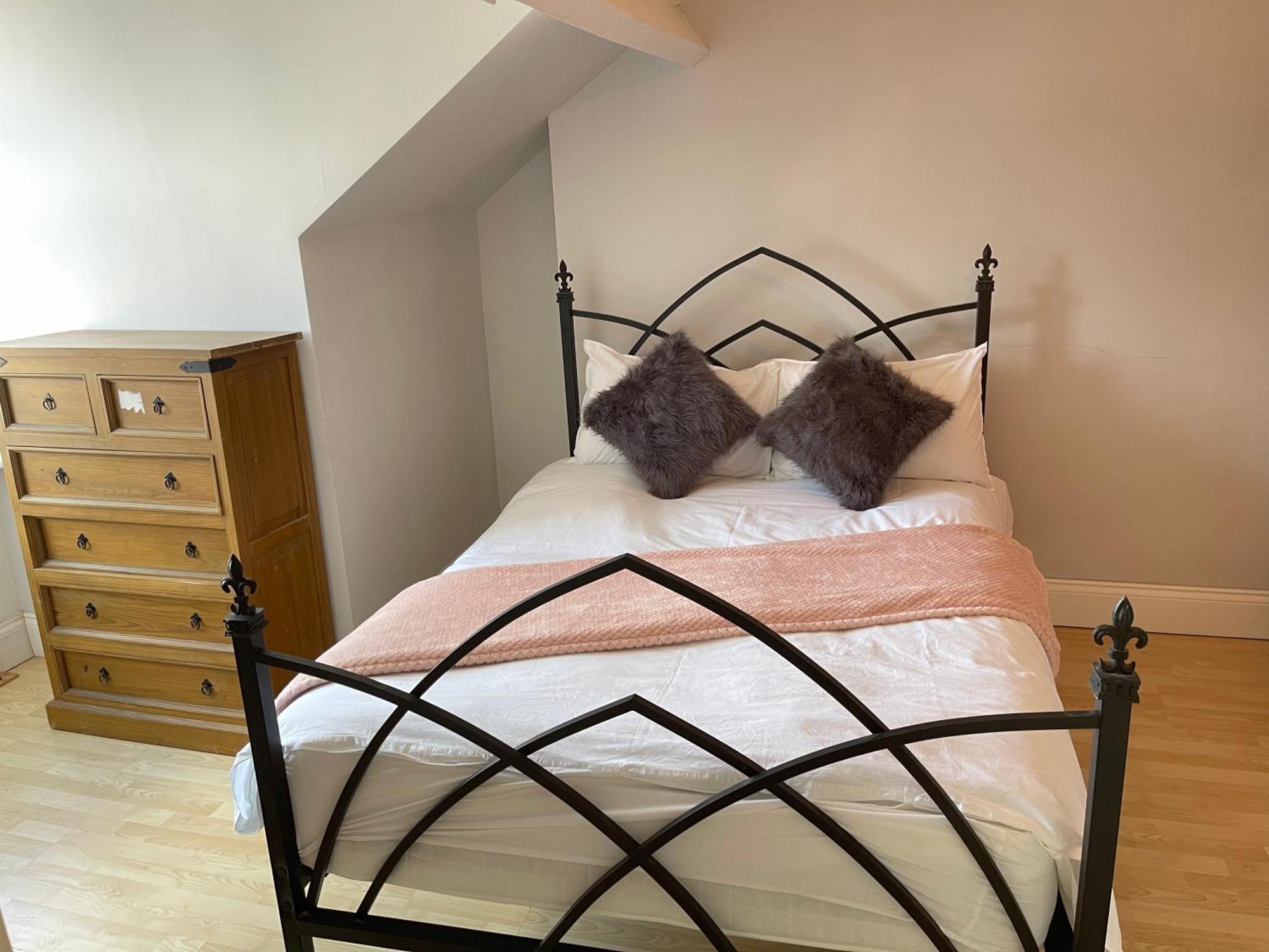 Hometel Digs Hidden Mansion Sleeps 15 Leicester Buitenkant foto